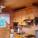 Quiet Lakeside Forest Escape Chalet *
