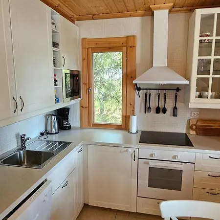 Quiet Lakeside Forest Escape 샬레 *