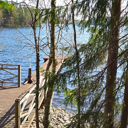 Quiet Lakeside Forest Escape Dağ evi *