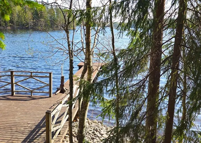 Quiet Lakeside Forest Escape 샬레 *