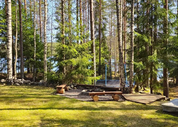 Quiet Lakeside Forest Escape 샬레 *